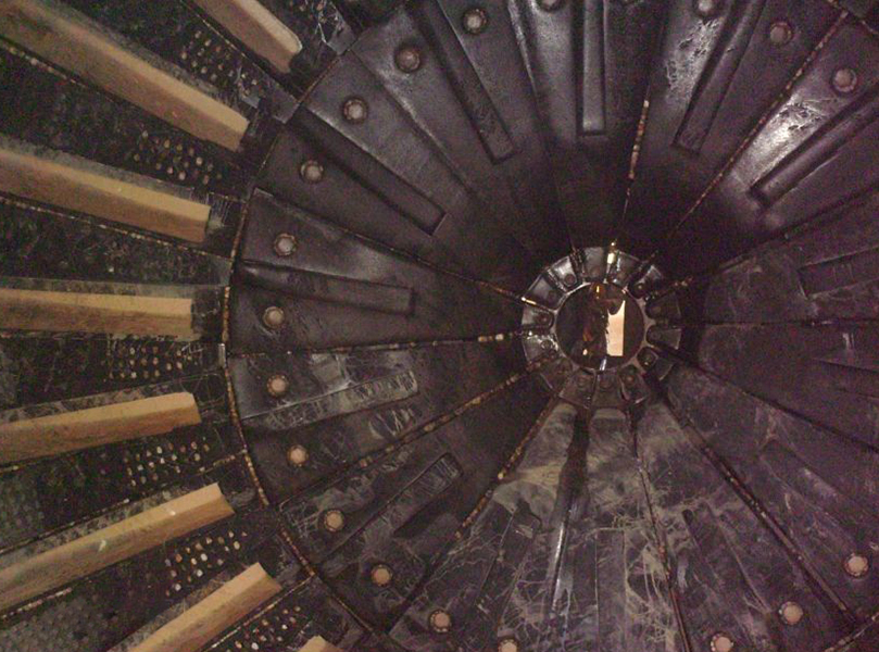 Made from alloy, rubber or hybrid material, Unicast head liners and shell liners optimize mill performance.